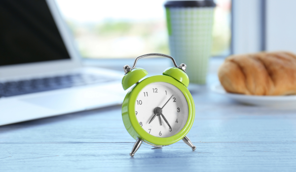 Acordando com o despertador