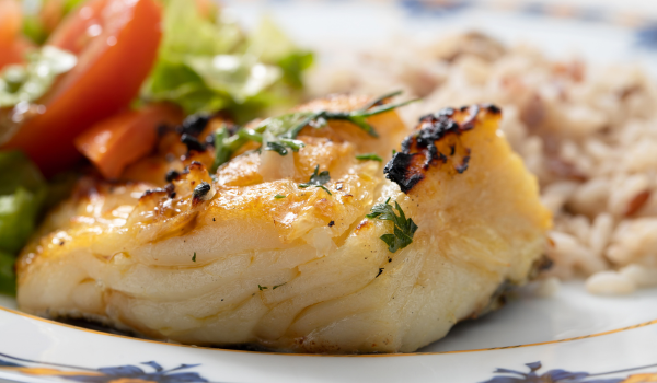 Peixe com arroz integral