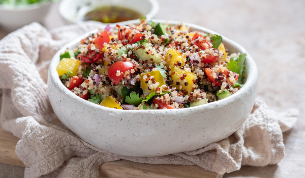 Marmita vegetariana com quinoa e legumes